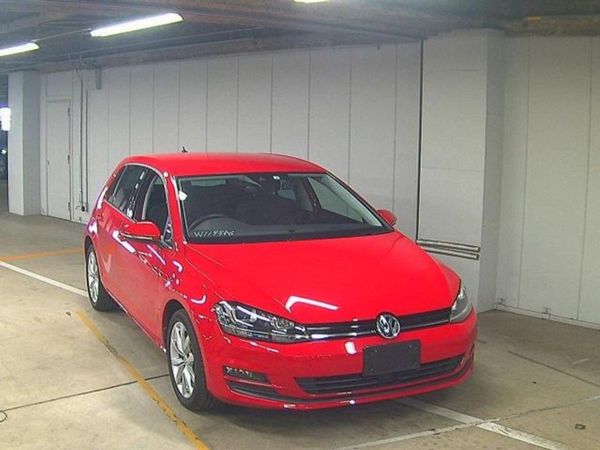 Volkswagen Golf Hatchback, Petrol, 2017, Red