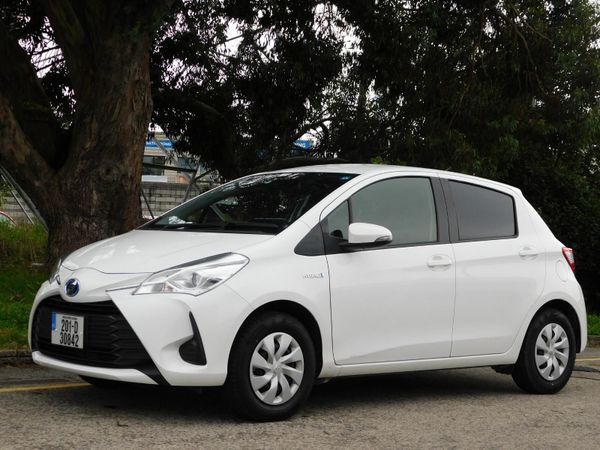 Toyota Yaris Hatchback, Petrol, 2020, White
