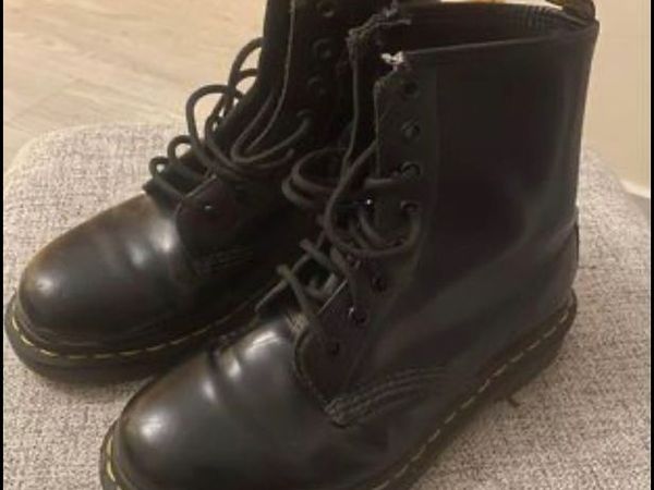 Dr martens hotsell size 4