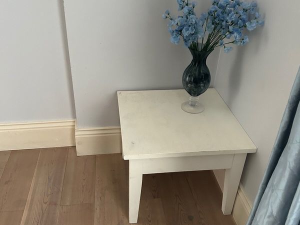 White painted on sale lamp tables