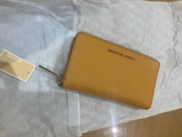 Michael kors hotsell card holder sale