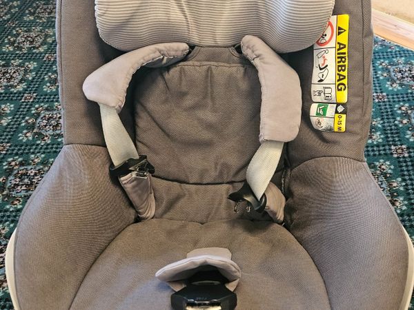 Maxi cosi pearl easyfix 2024 base