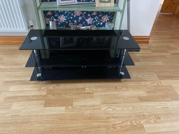 Black glass tv stand 50 inch deals