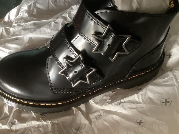 Youth dr martens hot sale size 5