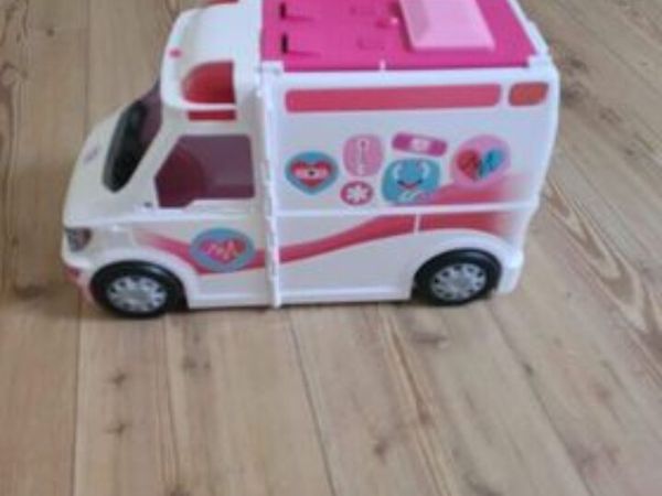 Ambulance barbie best sale leclerc