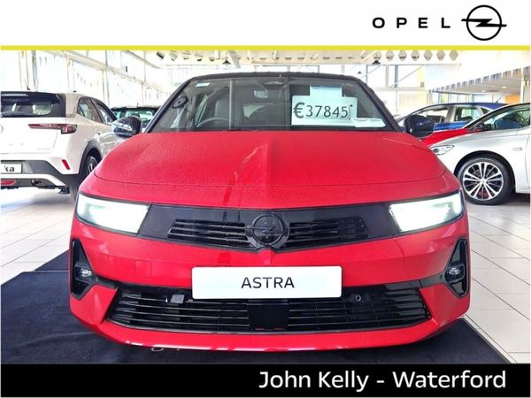 Opel Astra Hatchback, Petrol, 2025, Red