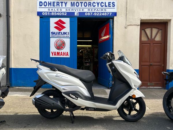 Suzuki Burgman 125 EX 125 scooter new used for sale review