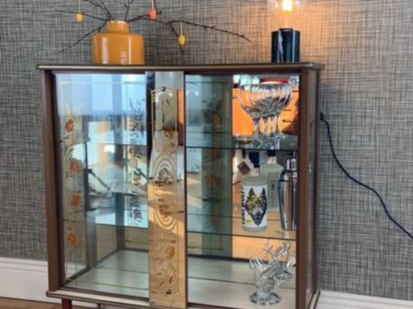 Lidl glass outlet display cabinet