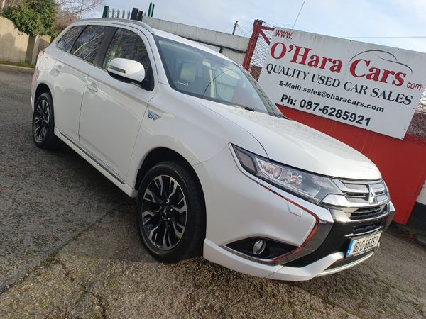 Mitsubishi Outlander SUV, Petrol Hybrid, 2016, White