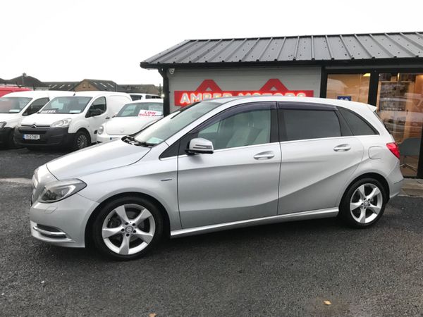 Mercedes-Benz B-Class MPV, Petrol, 2012, Silver