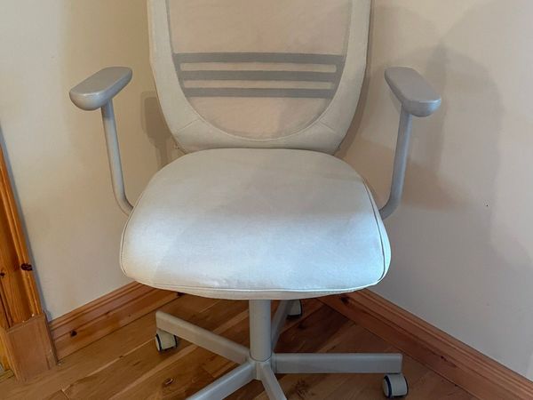 Ikea office chair online castors