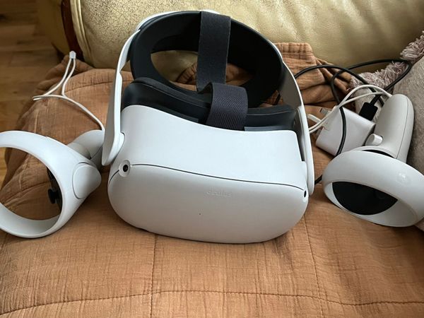 Oculus quest 2 64gb with elite strap for sale in Co. Kildare for