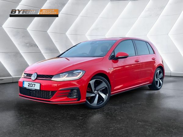 Volkswagen Golf Hatchback, Petrol, 2017, Red