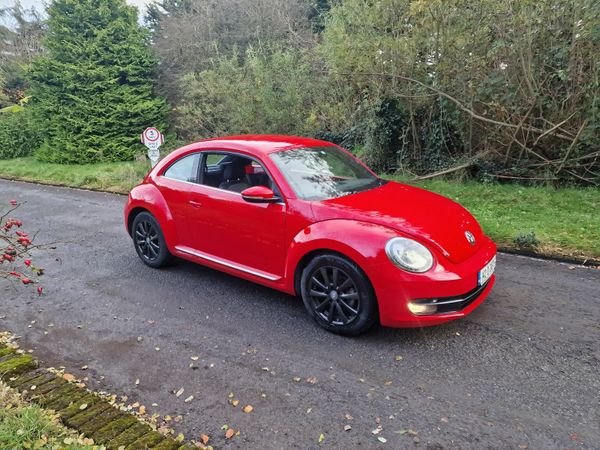 Volkswagen Beetle Hatchback, Petrol, 2014, Red