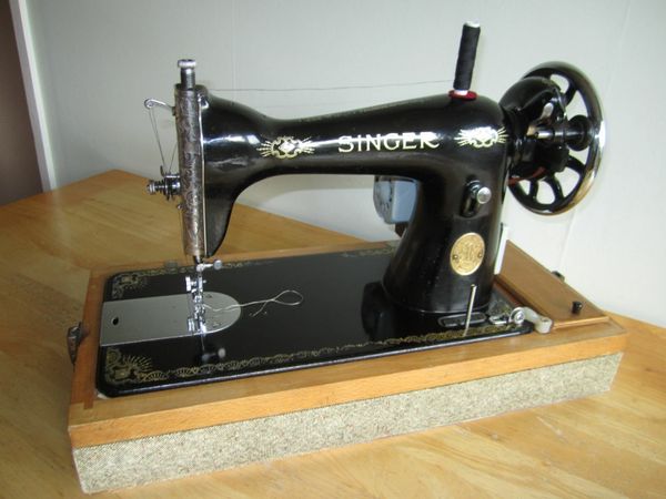 Singer sewing machine discount chair