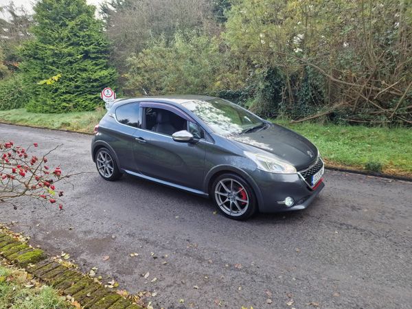 Peugeot 208 Hatchback, Petrol, 2013, Grey