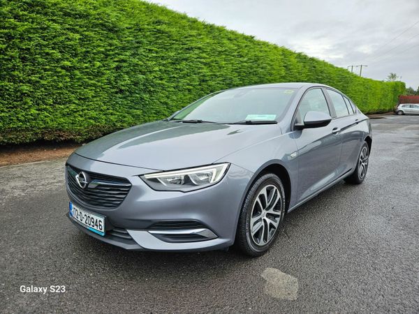 Opel Insignia Hatchback, Diesel, 2017, Grey