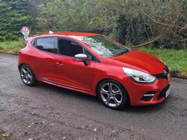 Renault Clio Hatchback, Petrol, 2016, Red