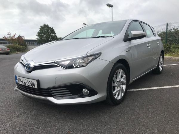 Toyota Auris MPV, Petrol Hybrid, 2017, Grey