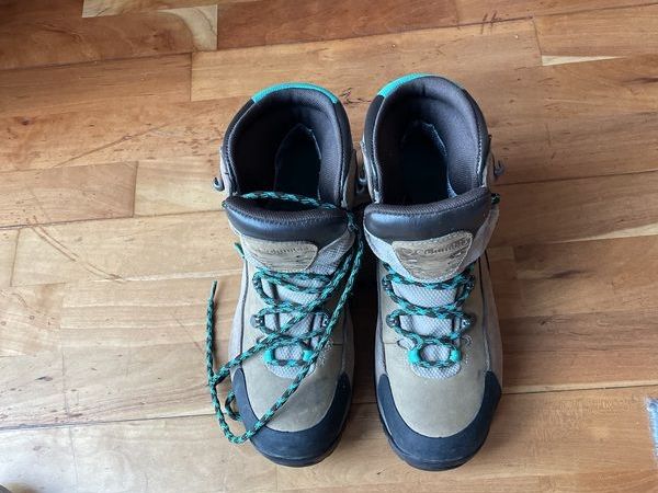 Girls hiking shop boots size 3