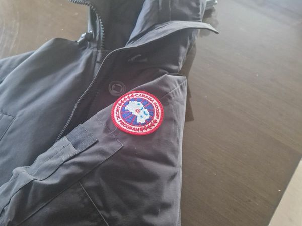 Canada goose hot sale gilet girls