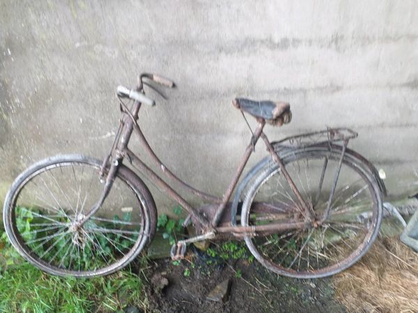 Old rusted bicycle clearance for sale