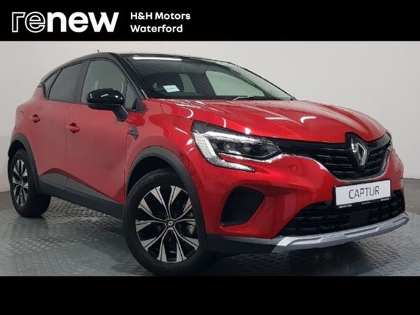 Renault Captur Hatchback, Petrol, 2024, Red