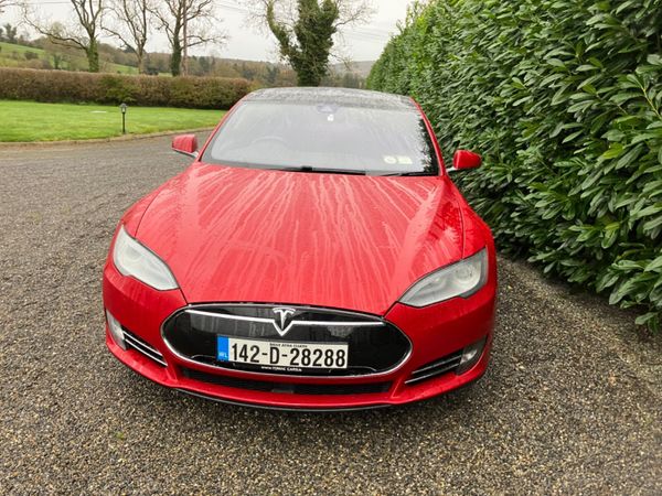 Tesla MODEL S Hatchback, Electric, 2014, Red