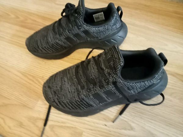 Boys adidas cheap trainers size 3