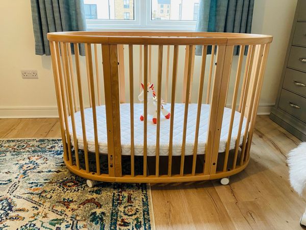 Stokke cot hotsell for sale