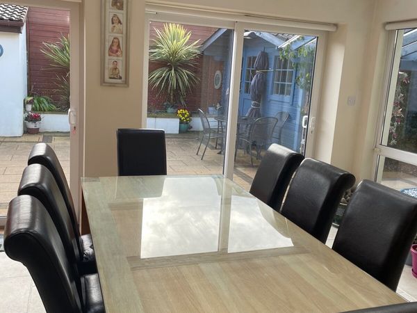 Donedeal kitchen table and chairs hot sale