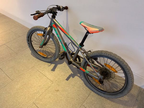 Cube kid 200 mountain best sale bike 2018