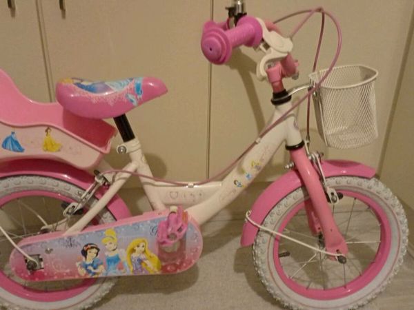 Disney princess bike 2024 14 inch smyths