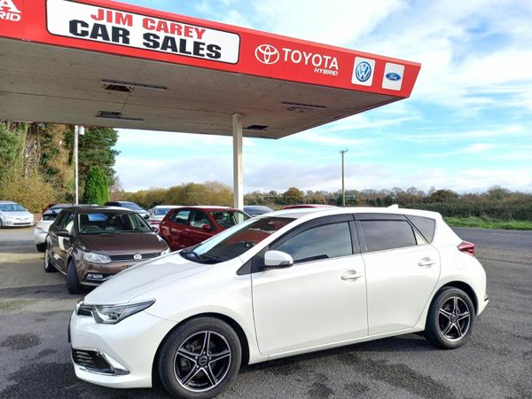 Toyota Auris Hatchback, Petrol, 2017, White