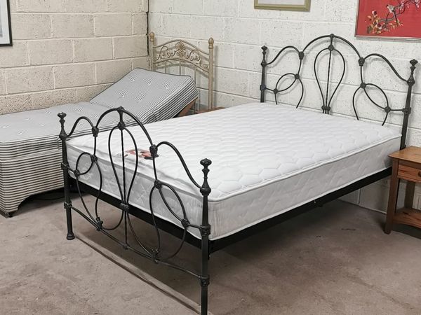 Metal cots 2025 for sale