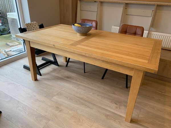 Solid oak dining table for outlet sale