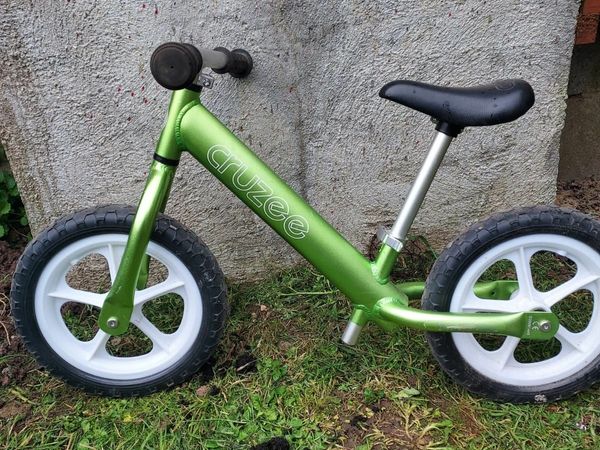 Cruzee balance bike outlet green