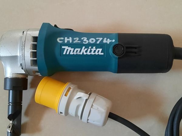 Makita deals nibbler 110v