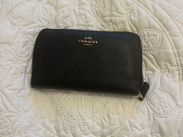 Lv card holder for sale in Co. Cork for €40 on DoneDeal