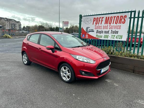 Ford Fiesta Hatchback, Petrol, 2017, Red