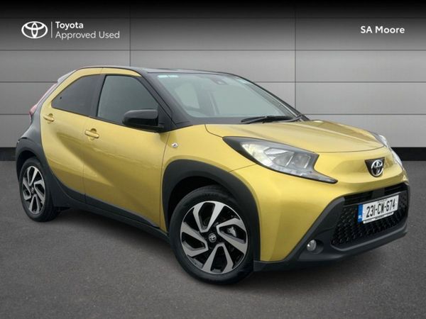 Toyota Aygo Hatchback, Petrol, 2023, Gold