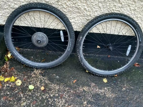 Road bike cheap back wheel