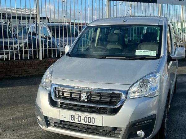 Other Other MPV, Diesel, 2018, Silver