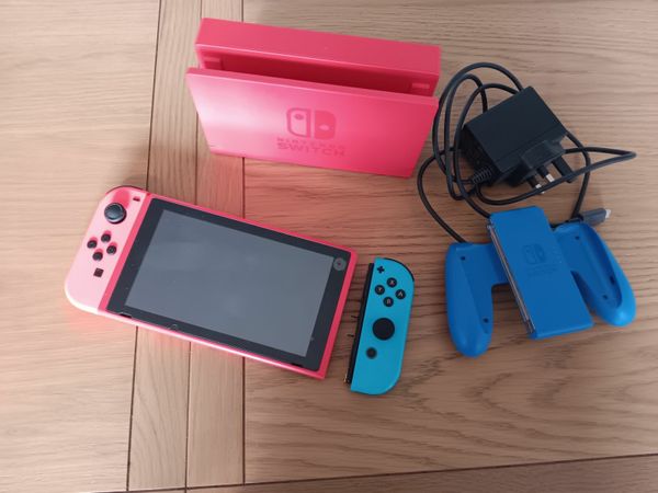 Damaged nintendo store switch for sale