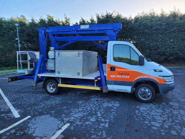 Van mounted cherry picker best sale for sale