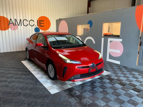Toyota Prius Saloon, Hybrid, 2019, Red