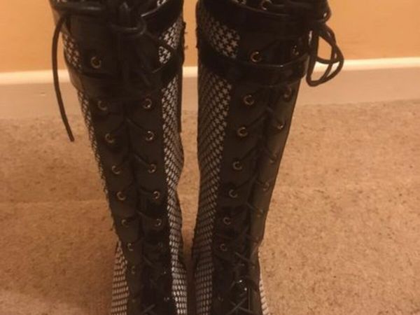 Converse knee shop high boots ireland