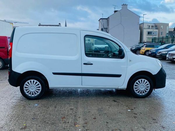 Renault kangoo vans for sale 2024 done deal