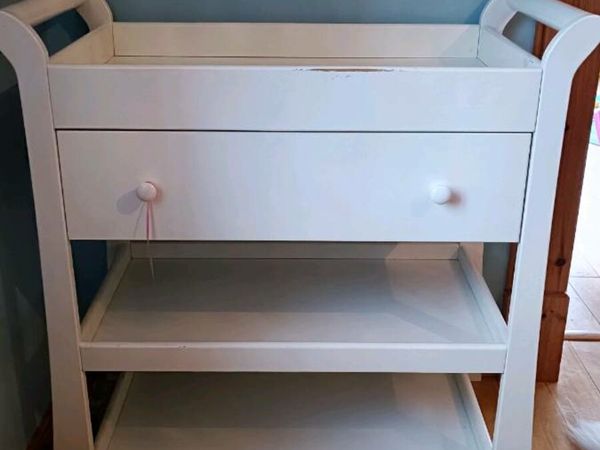 Done deal outlet changing table