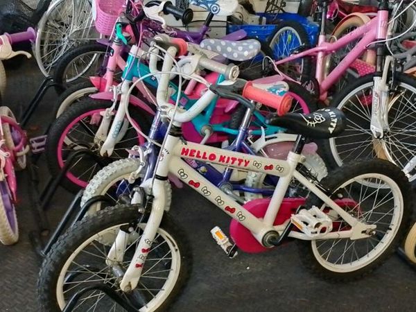 Halfords hello hotsell kitty bike